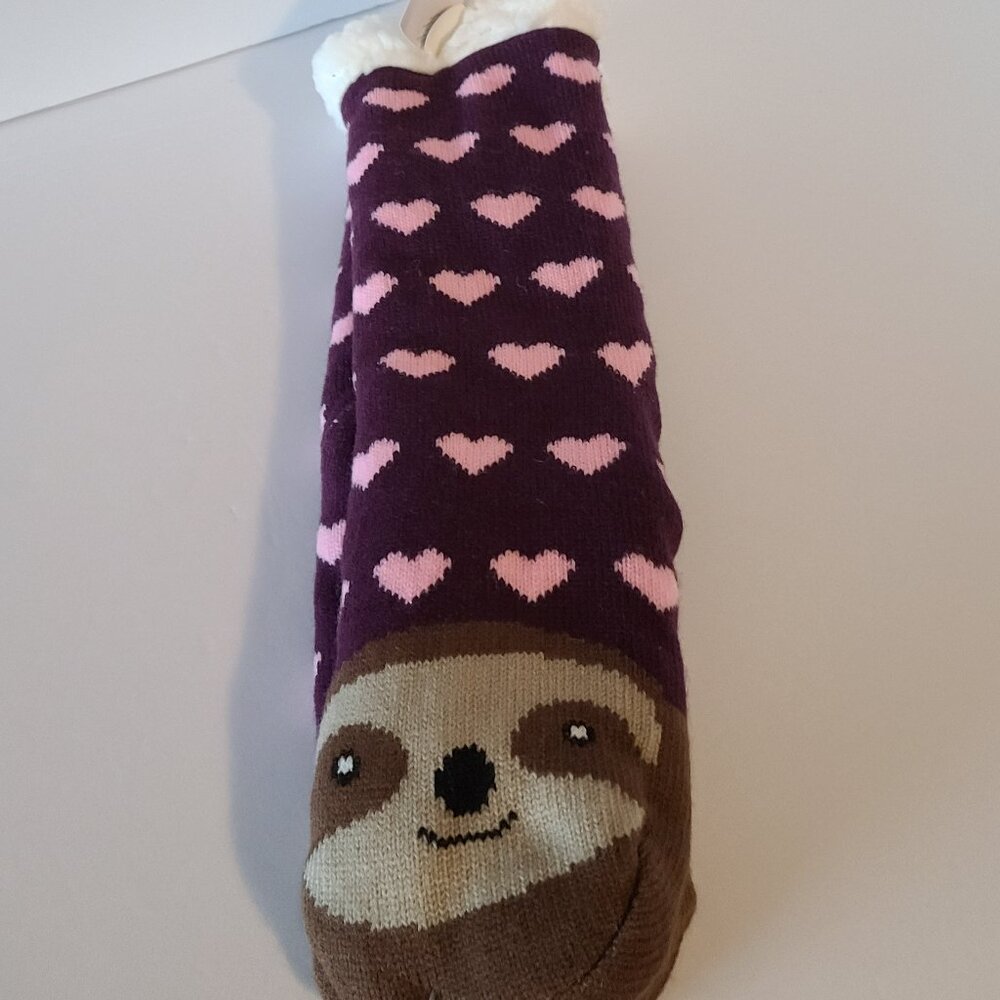 COMFORT CLOUDS SLIPPER SOCKS -- COZY-  SLOTH DESIGN - -SIZE 9-11 -SHOE SIZE 4-10